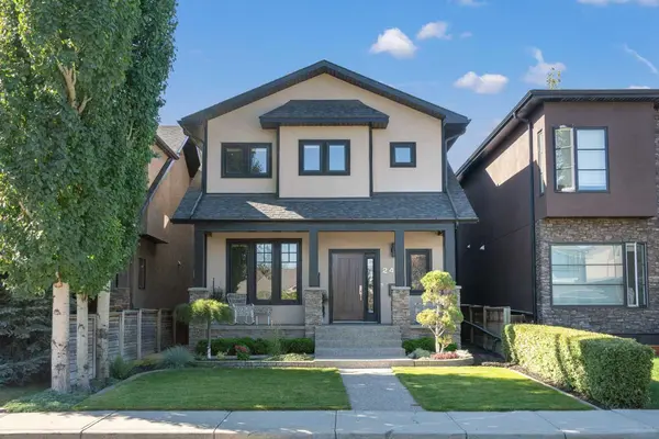 2411 31 ST SW, Calgary, AB T3E 2N6