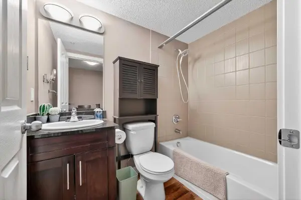 403 Mackenzie WAY SW #4317, Airdrie, AB T4B 3V7