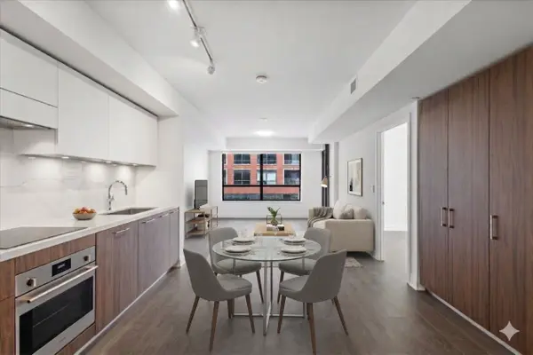 33 Frederick Todd WAY #305, Toronto C11, ON M4G 0C9