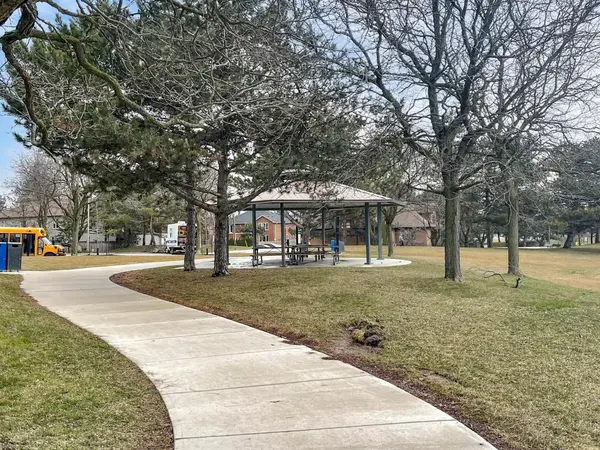 6 Tanjo CT, Vaughan, ON L4J 3B4