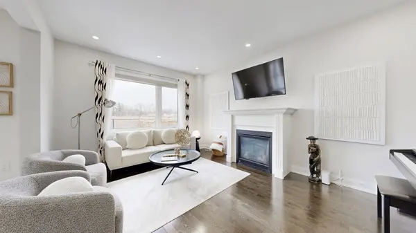 44 Festival CT, East Gwillimbury, ON L9N 0N8