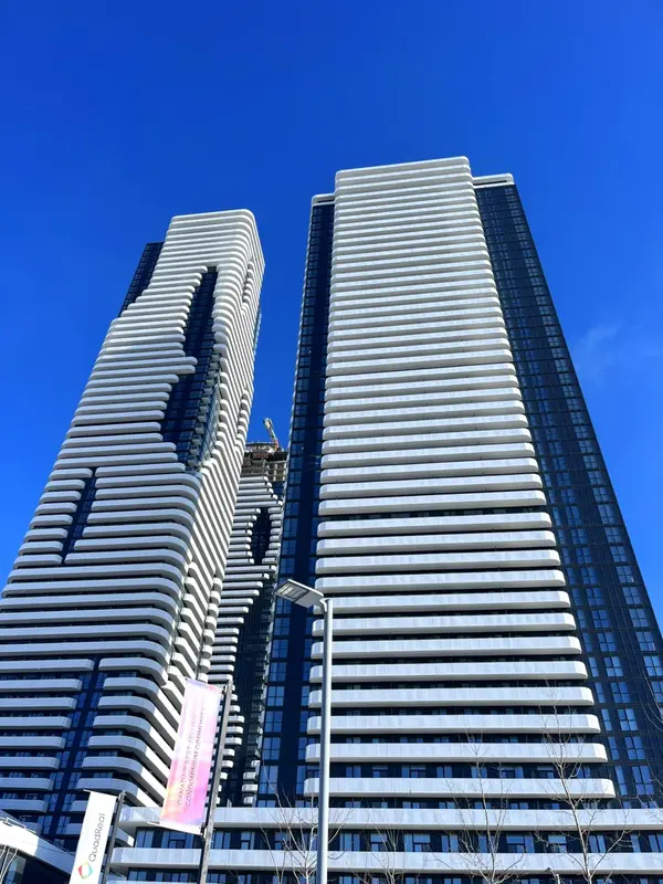 195 Commerce ST #1709, Vaughan, ON L4K 0P9