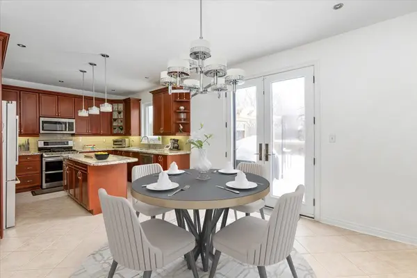 33 Lightheart DR, Caledon, ON L7C 1E3