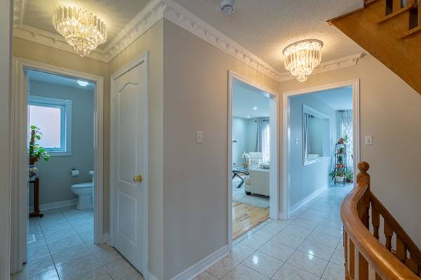 1 Sprucelands AVE, Brampton, ON L6R 1M5