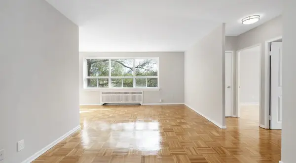 183 Berry RD #309, Toronto W07, ON M8Y 1W9