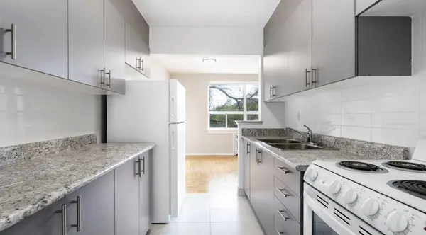 183 Berry RD #309, Toronto W07, ON M8Y 1W9