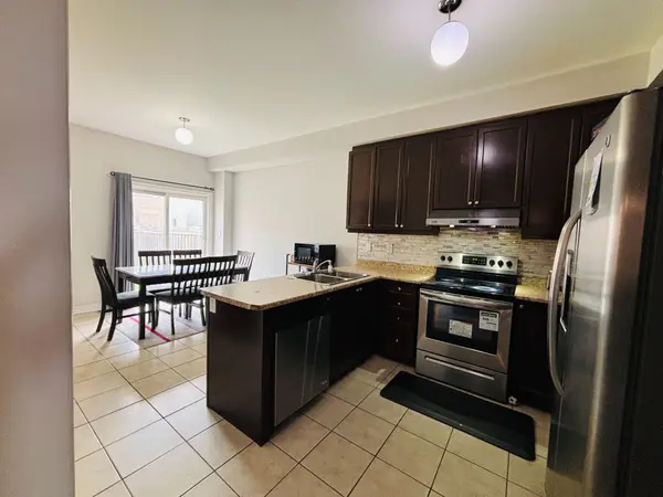 92 Meltwater CRES, Brampton, ON L6P 3W5