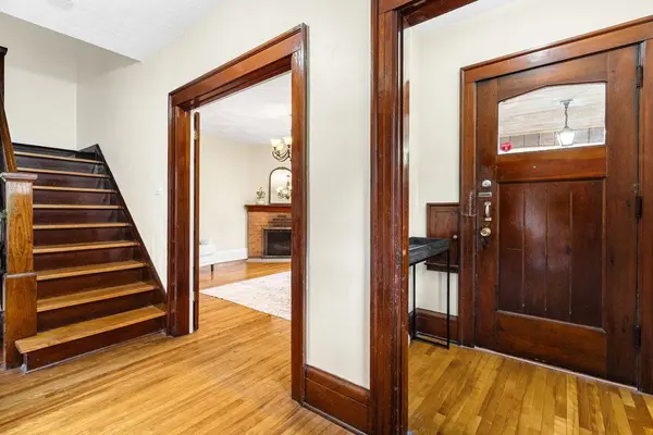 386-388 First AVE, Glebe - Ottawa East And Area, ON K1S 2H1