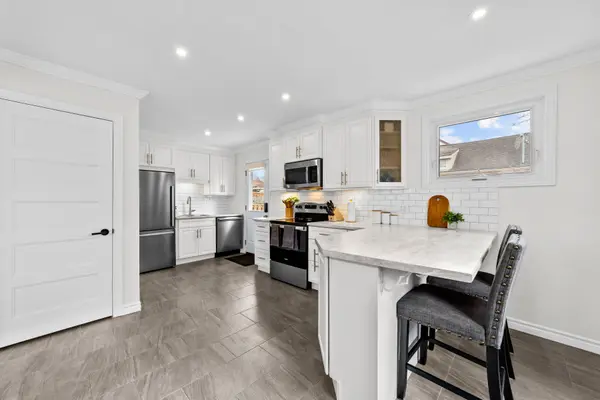 104 Barker ST, London East, ON N5Y 1X7