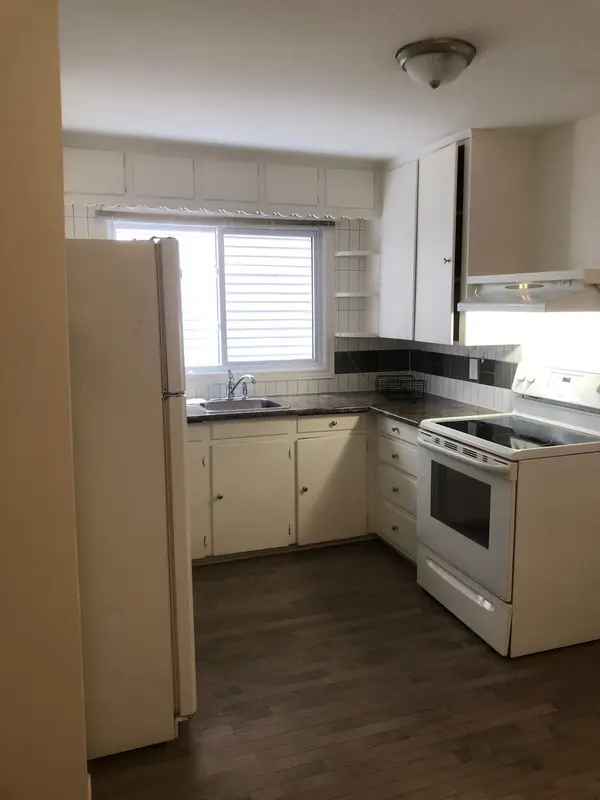 129 Pamilla ST, Dows Lake - Civic Hospital And Area, ON K1S 3K9