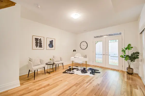 111 Wilson ST E #2, Hamilton, ON L9B 2G7