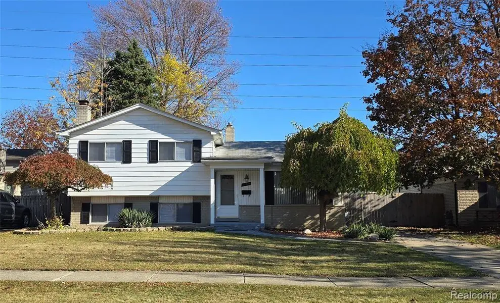 33828 Stonewood DR, Sterling Heights, MI 48312