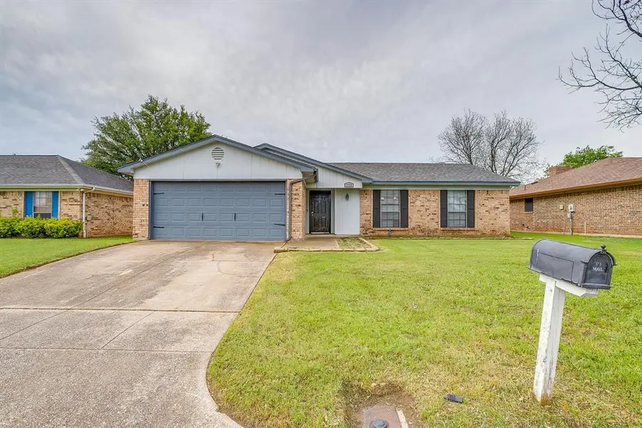 2733 Southpark Lane, Fort Worth, TX 76133