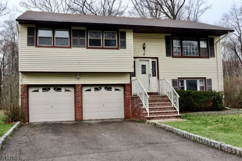 5 Downstream Dr, Mount Olive Twp., NJ 07836