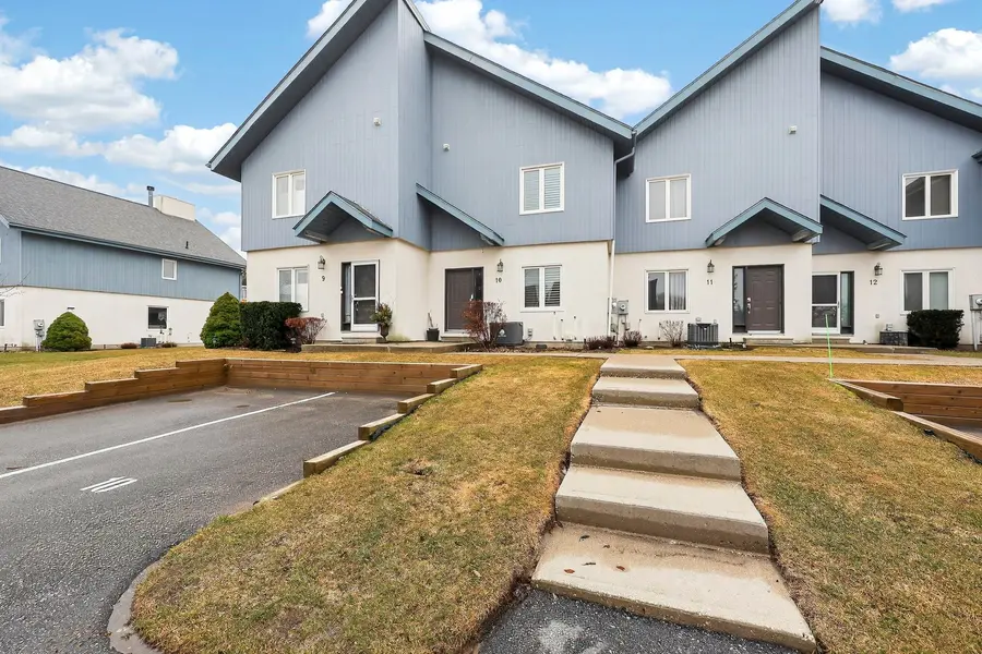 110 KELLIE'S WAY #10, Blue Mountains, ON L9Y 0L6