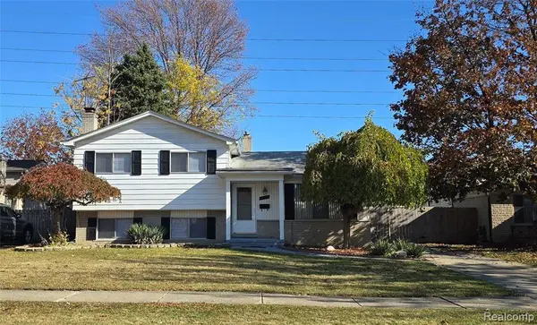 33828 Stonewood DR, Sterling Heights, MI 48312