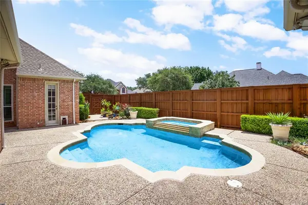 1807 Meadowcove Drive, Richardson, TX 75081