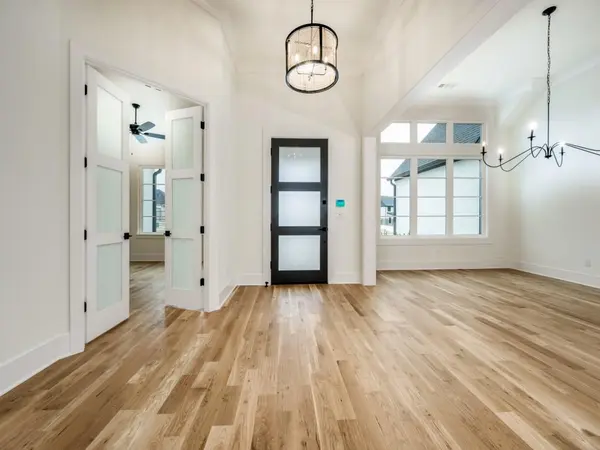 400 SARATOGA Drive, Denton, TX 76210