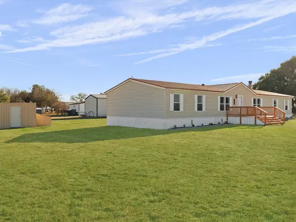 102 Sunshine Meadows Court, Weatherford, TX 76088