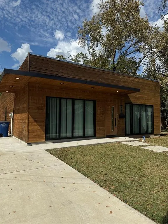 2707 Carpenter Avenue, Dallas, TX 75215