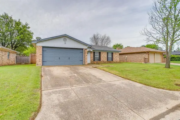 2733 Southpark Lane, Fort Worth, TX 76133