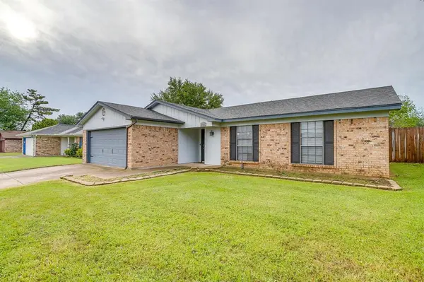 2733 Southpark Lane, Fort Worth, TX 76133