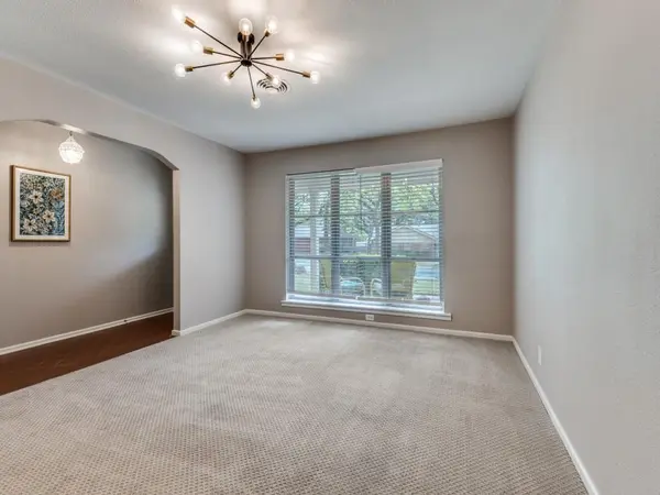 712 Joanna Drive, Hurst, TX 76053