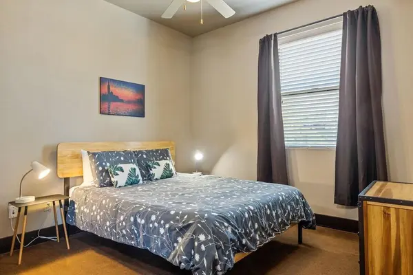 1125 S Jennings Avenue #203, Fort Worth, TX 76104