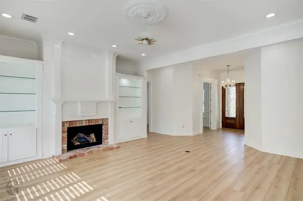 316 Autumn Ridge Drive, Bossier City, LA 71111