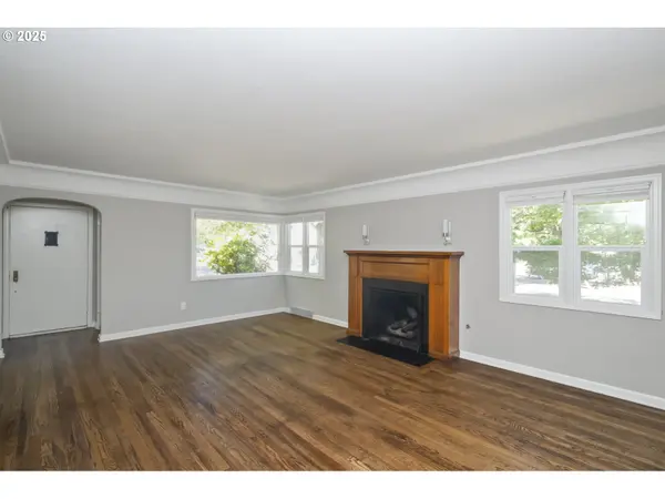 7434 N CHASE AVE N, Portland, OR 97217