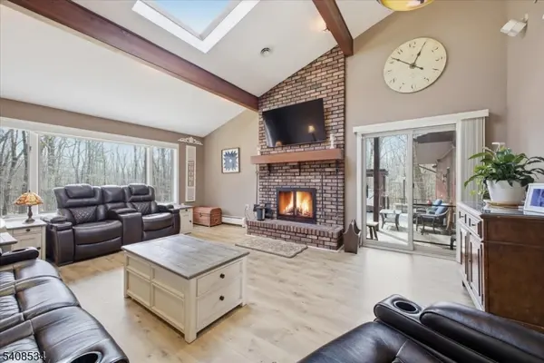 15 Copeley Rd, Hampton Twp., NJ 07860