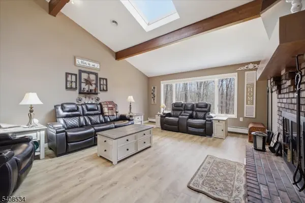 15 Copeley Rd, Hampton Twp., NJ 07860