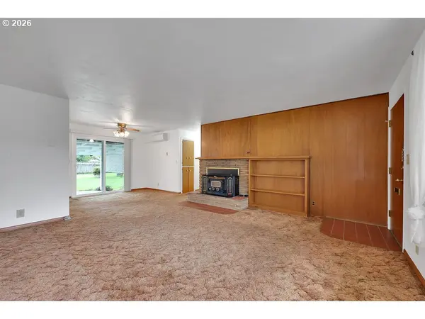 117 ALLEN AVE, Springfield, OR 97477