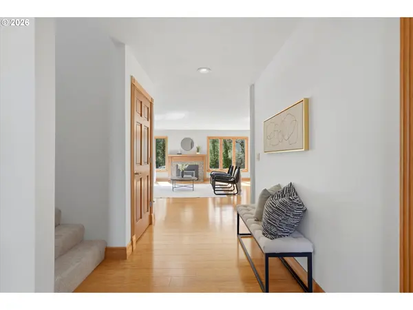 7025 SW WINDEMERE LOOP, Portland, OR 97225