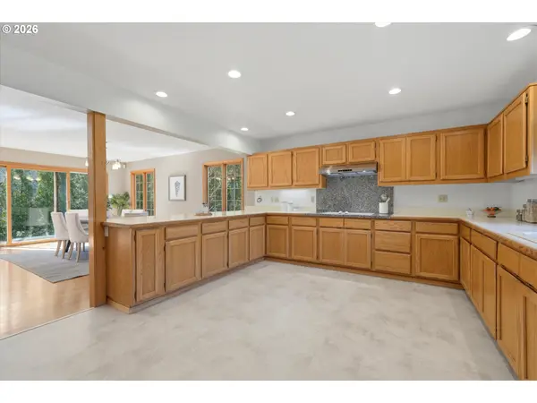 7025 SW WINDEMERE LOOP, Portland, OR 97225