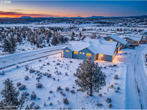 1092 SE BLUEGRASS LN, Madras, OR 97741