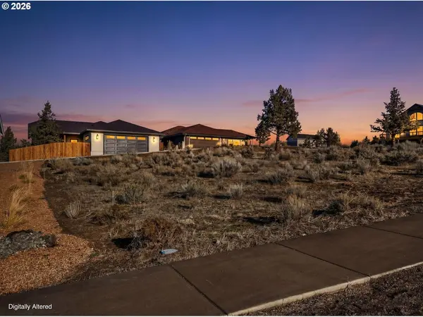 1092 SE BLUEGRASS LN, Madras, OR 97741