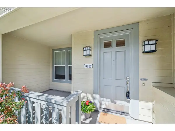 6715 NE ROSEBAY DR, Hillsboro, OR 97124