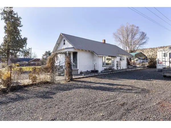 2355 NE MARKET ST, Madras, OR 97741