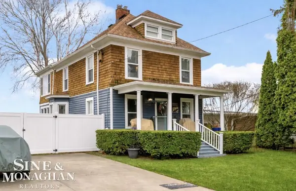 142 St Clair River DR, Algonac, MI 48001