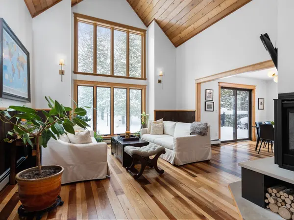 7135 E Birch Point RD, Elmwood Twp, MI 49684