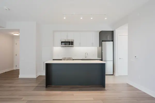 2525 Bathurst ST #803, Toronto C04, ON M6B 2Y9