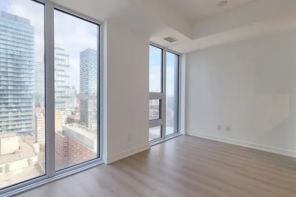 100 Queen ST E #2016, Toronto C08, ON M5C 0B5