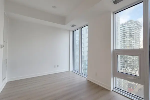 100 Queen ST E #2016, Toronto C08, ON M5C 0B5