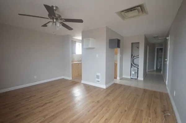 64 Holland ST W #Upper #1, Bradford West Gwillimbury, ON L3Z 1R8