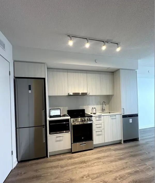 195 Commerce ST #3810, Vaughan, ON L4K 0P9