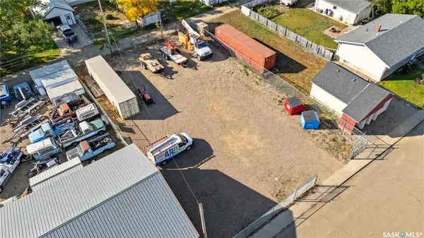 110 6th AVENUE NW, Gravelbourg, SK S0H 1X0