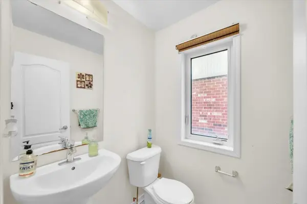 205 Thompson RD, Haldimand, ON N3W 1V3