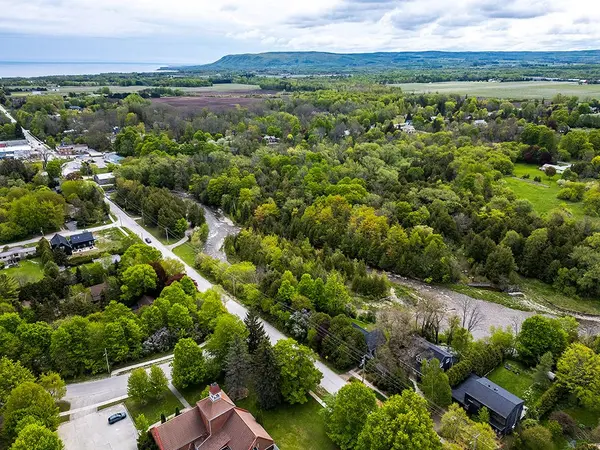 114 Clark ST, Blue Mountains, ON N0H 1J0