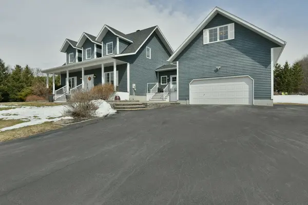 117 Lady Lochead LN, Carp - Huntley Ward, ON K0A 1L0